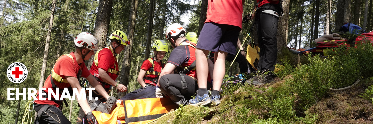 Sommercamp 2026 im Waldpark Grünheide. Bergwachten Klingenthal/Aschberg und Schöneck bei der Übung Retten in schwerem Gelände.